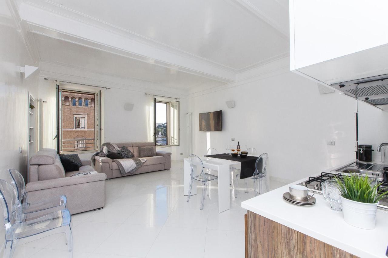 Piazza Venezia White Apartment *