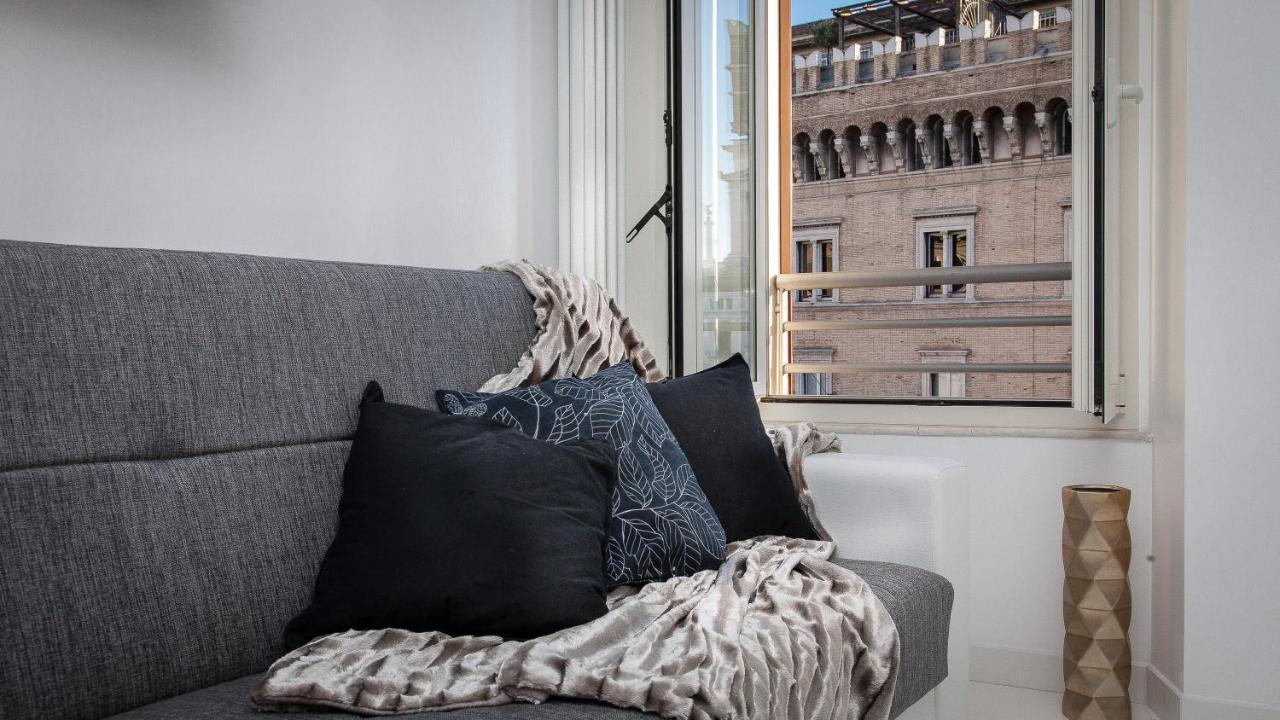Piazza Venezia White Apartment *