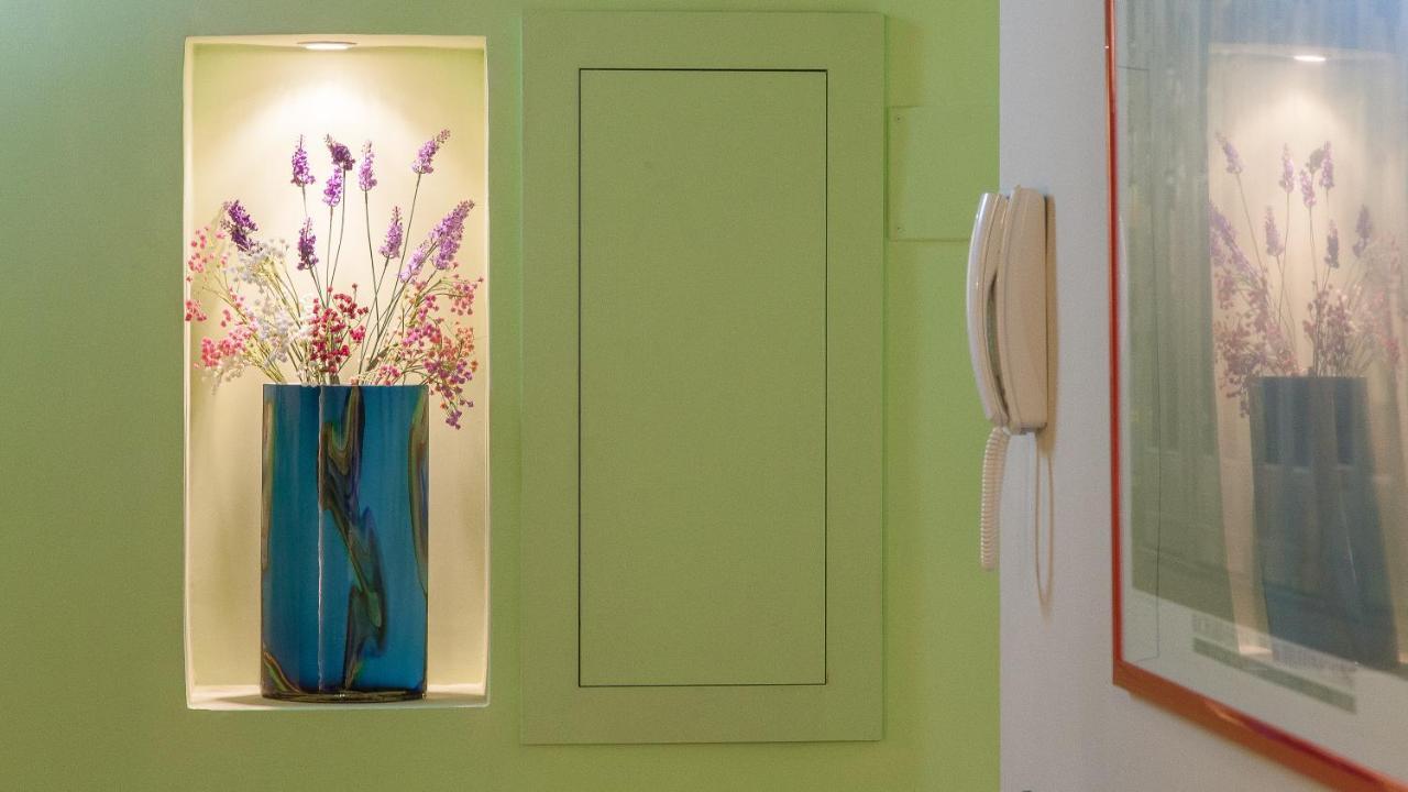 Trevi Colour- In Apartment