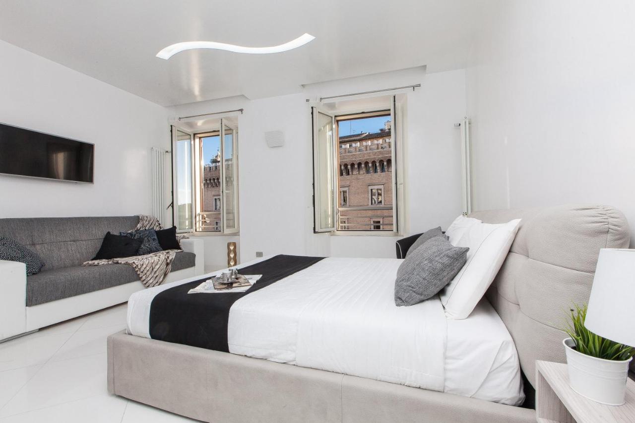 Piazza Venezia White Apartment *