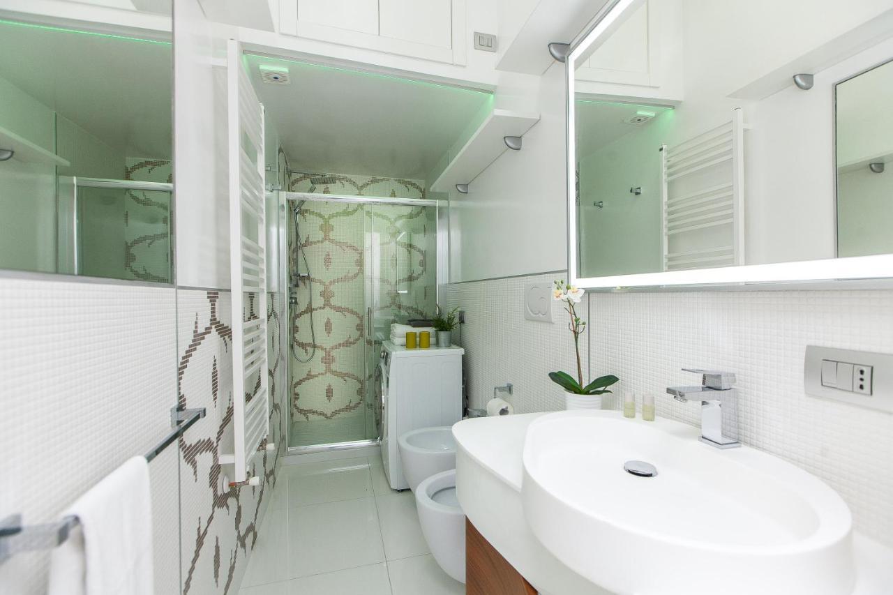 Piazza Venezia White Apartment Rome