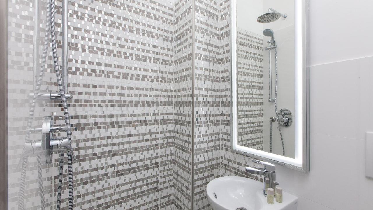 Apartment Piazza Venezia White