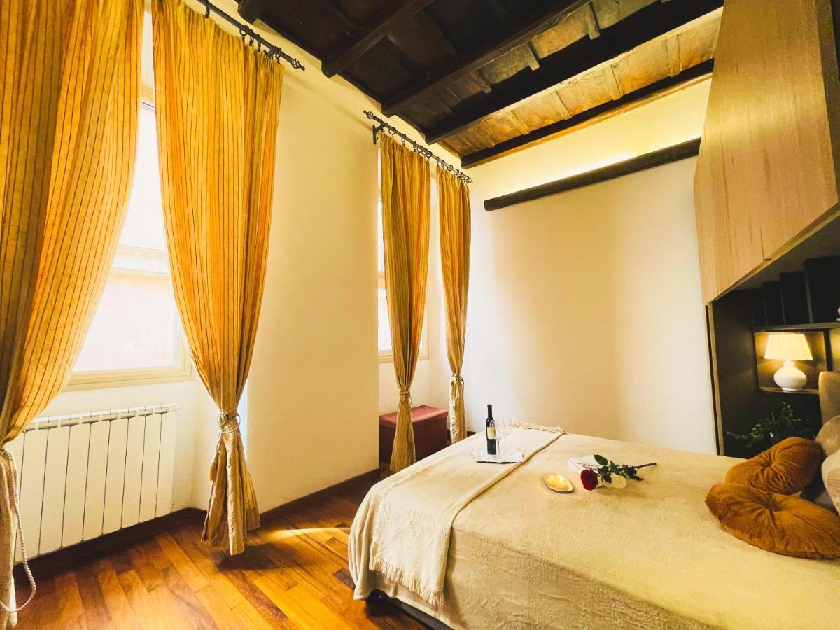 Trevi Fountain Luxury Apartment