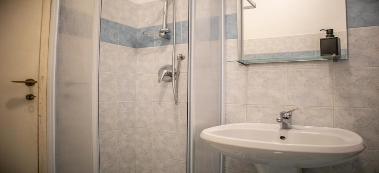 Kamchu Apartments: Viale Somalia Affittacamere