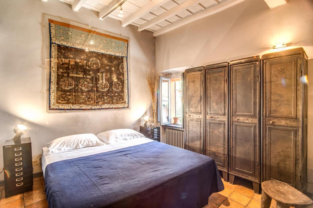 The Red House At Arco Degli Acetari Holiday home Rome