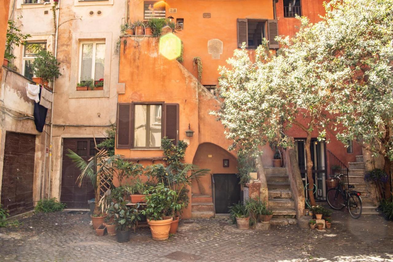 Holiday home The Red House At Arco Degli Acetari Rome