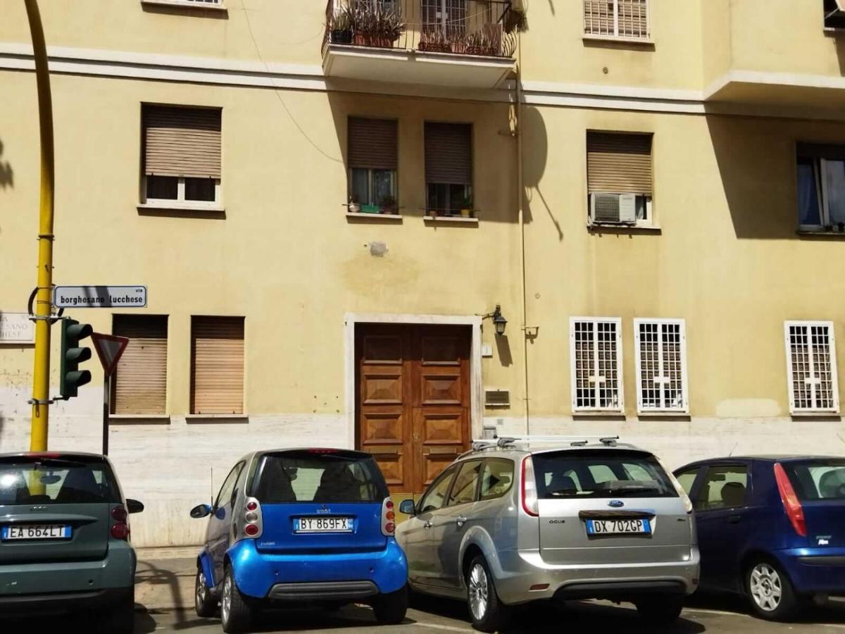 Affittacamere , Near Trastevere Station * Rome