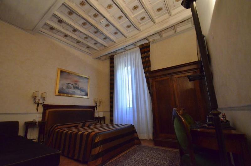 Residenza Sciarra Bed & Breakfast 3*