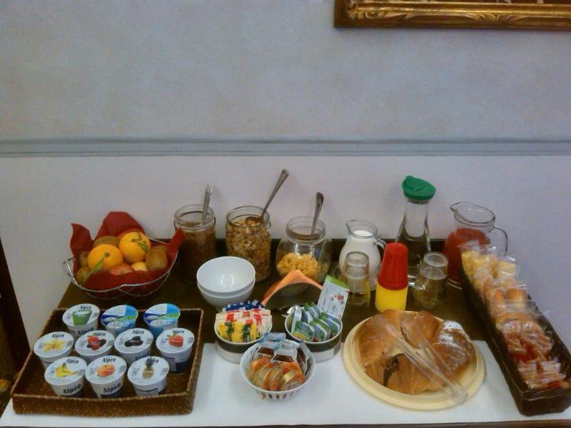Residenza Sciarra Bed & Breakfast 3*
