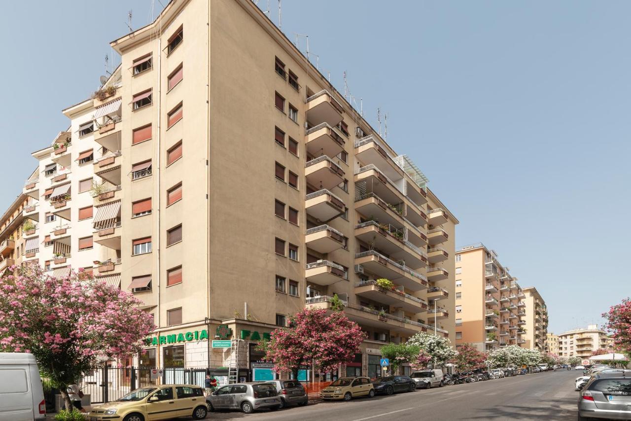 Apartamento Roomy And Bright With Terrace