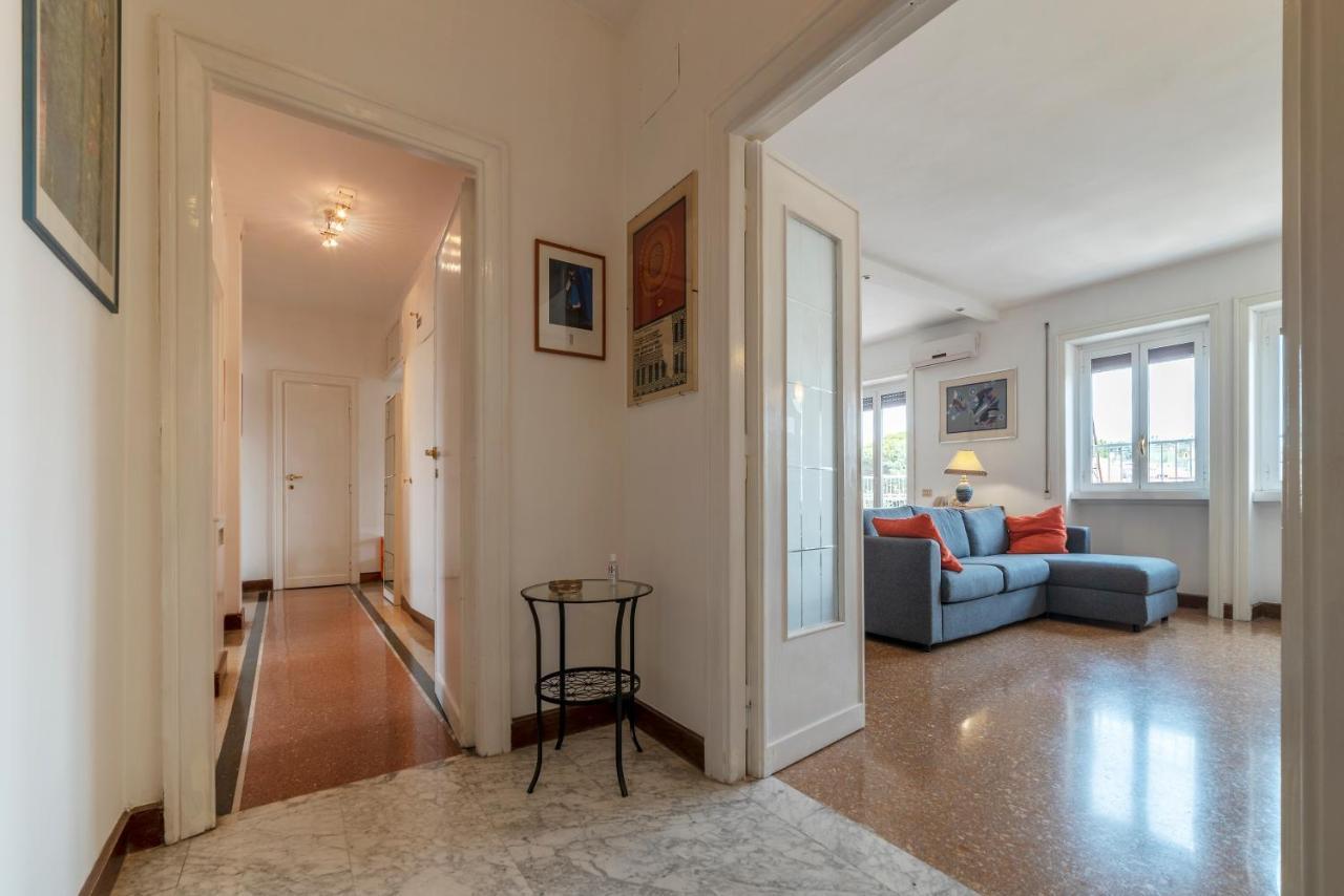 Apartamento Roomy And Bright With Terrace Roma
