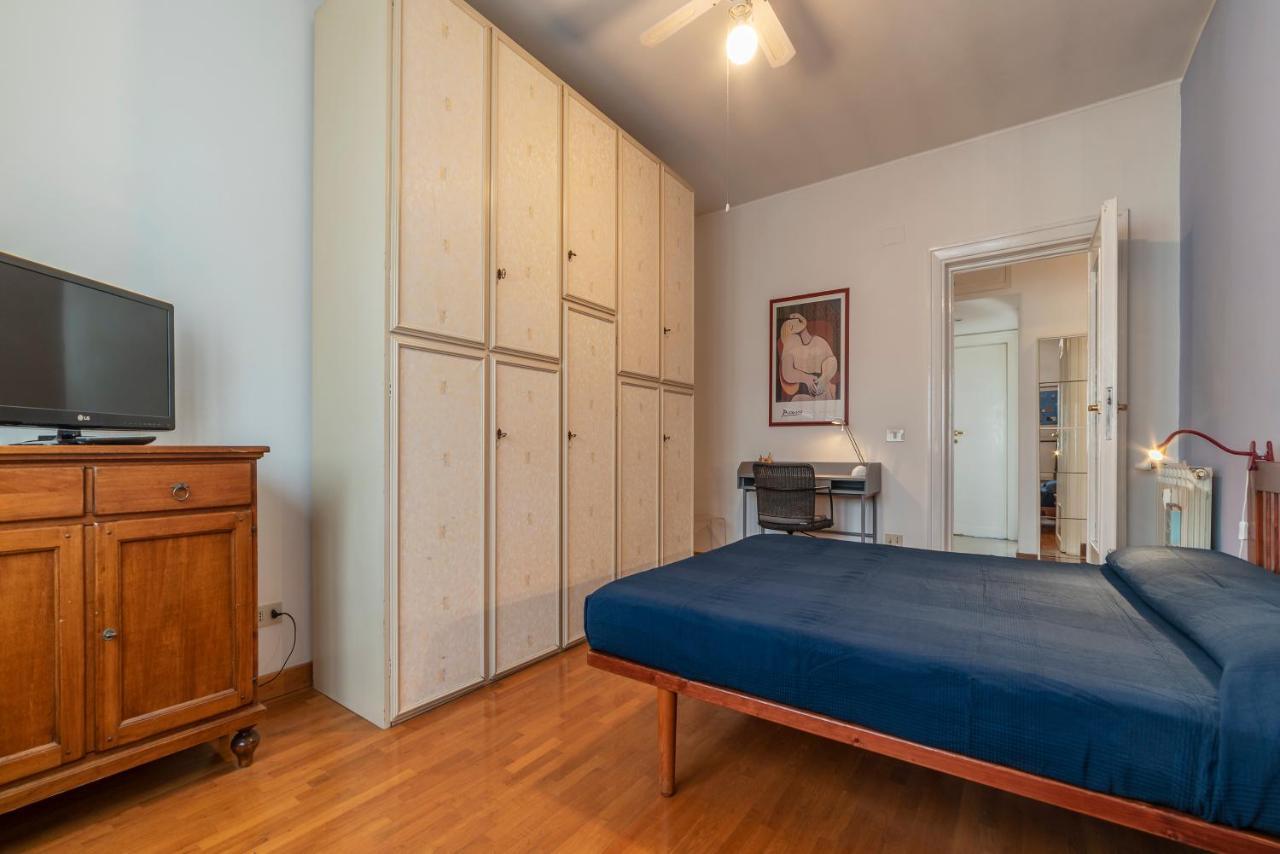 Apartamento Roomy And Bright With Terrace