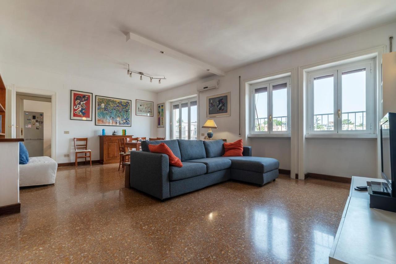 Roomy And Bright With Terrace * Roma