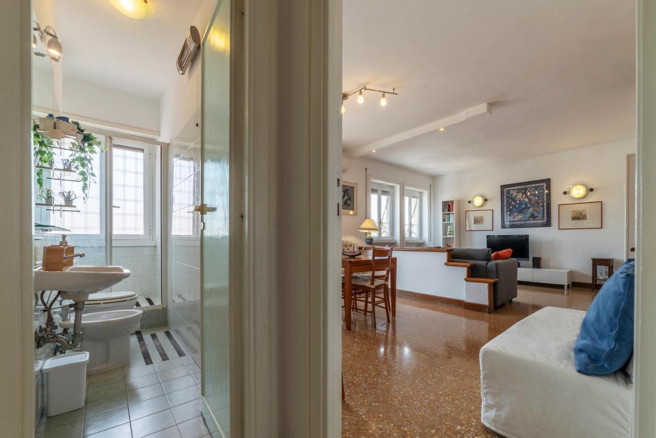 Apartamento Roomy And Bright With Terrace Roma