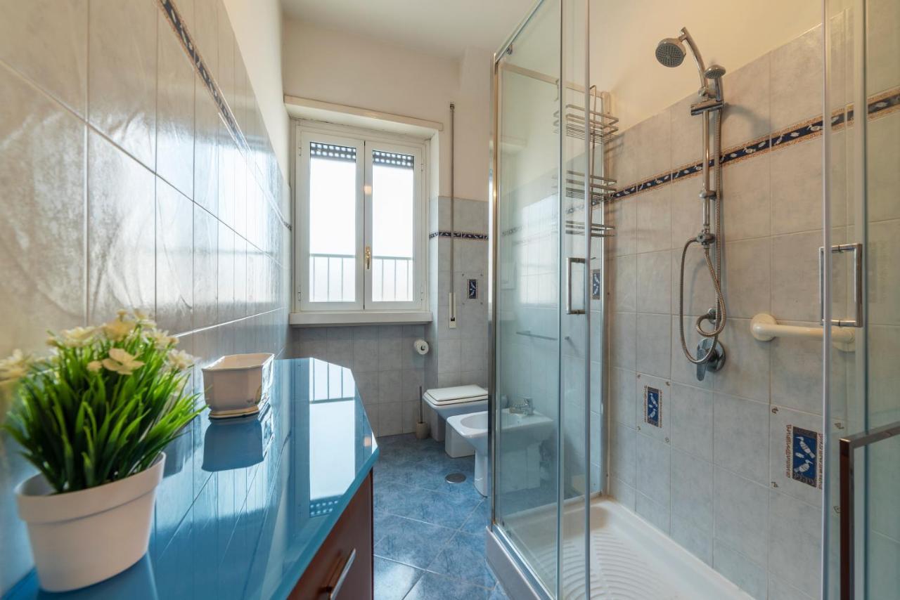 Apartamento Roomy And Bright With Terrace