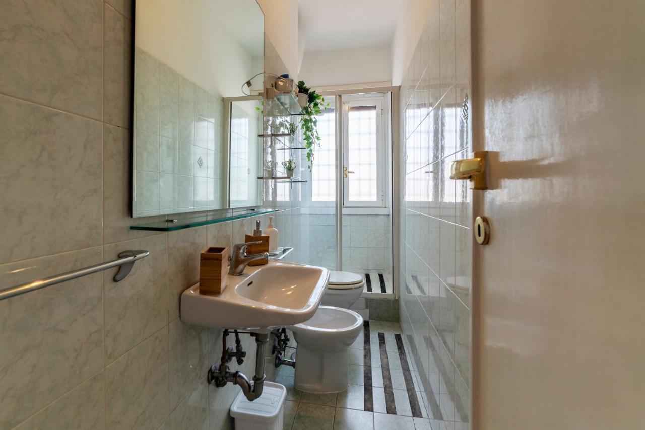 Roomy And Bright With Terrace Apartamento Roma