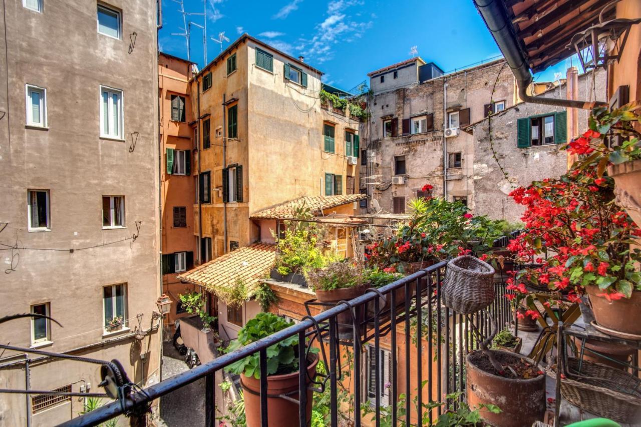 The Red House At Arco Degli Acetari Holiday home *