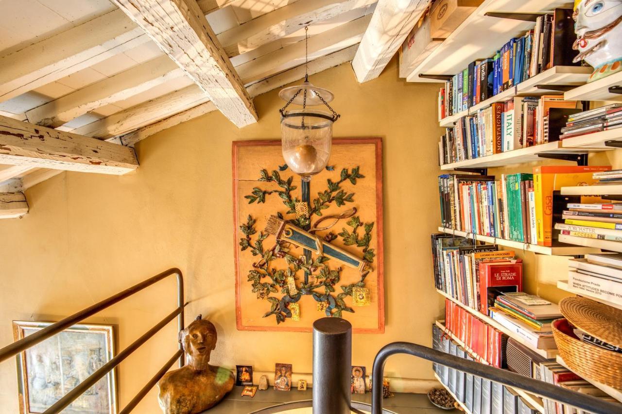 The Red House At Arco Degli Acetari Holiday home *