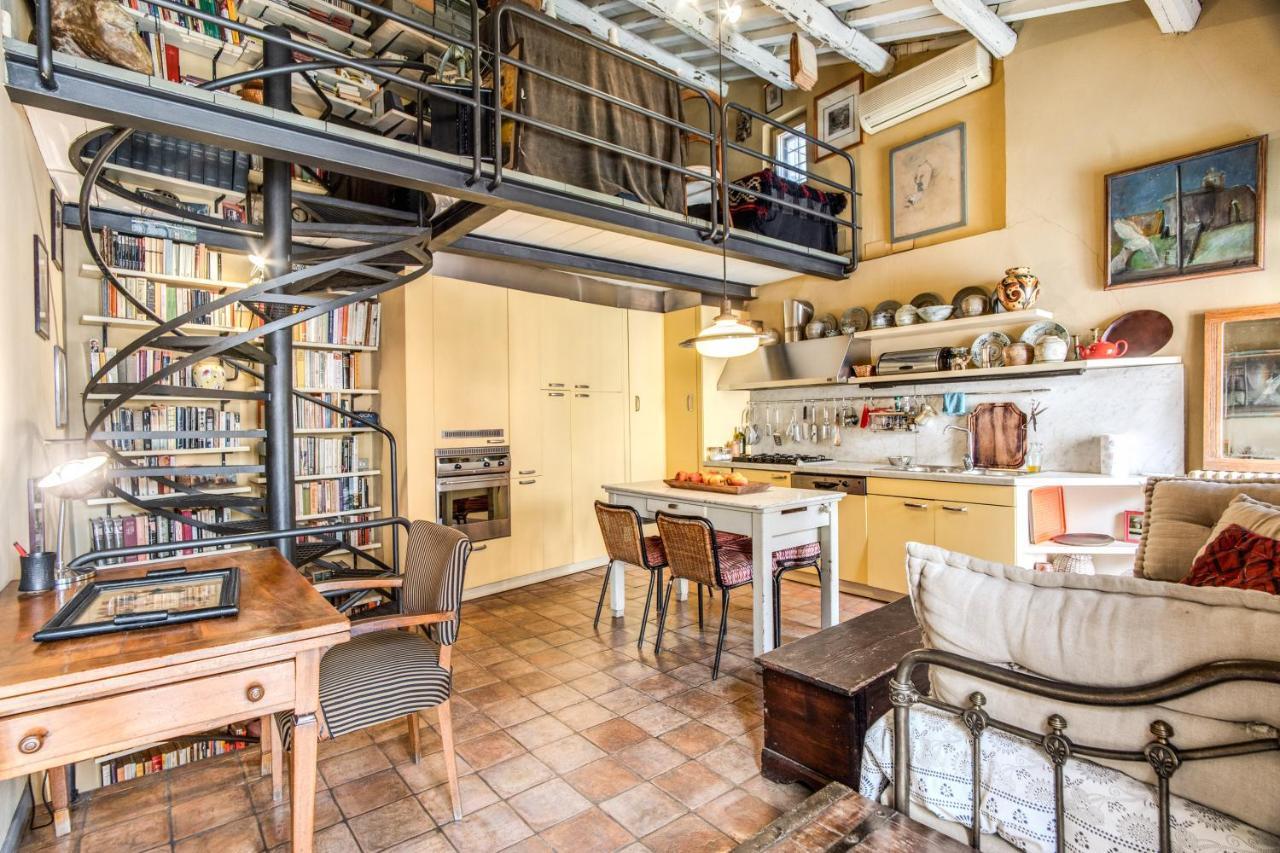 Holiday home The Red House At Arco Degli Acetari Rome