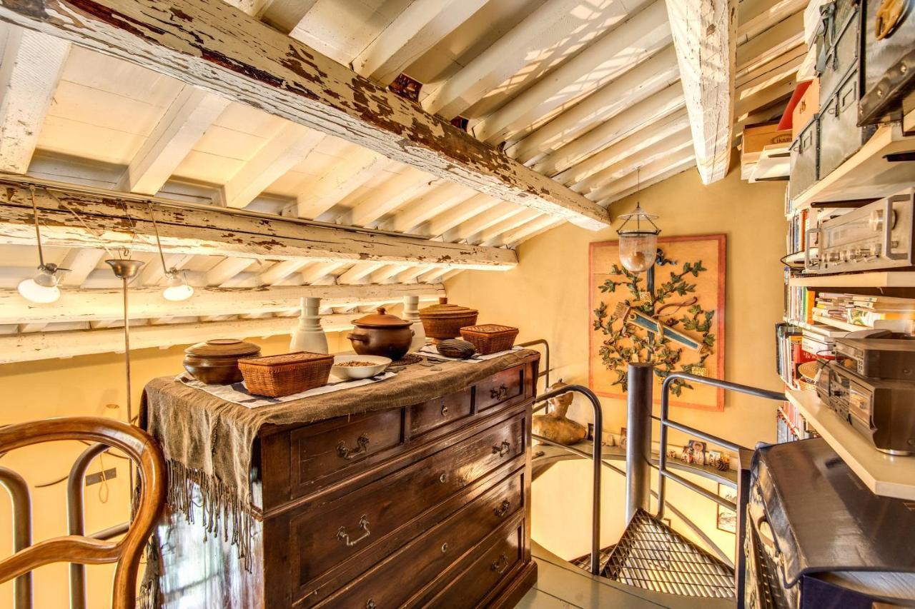 The Red House At Arco Degli Acetari Holiday home *