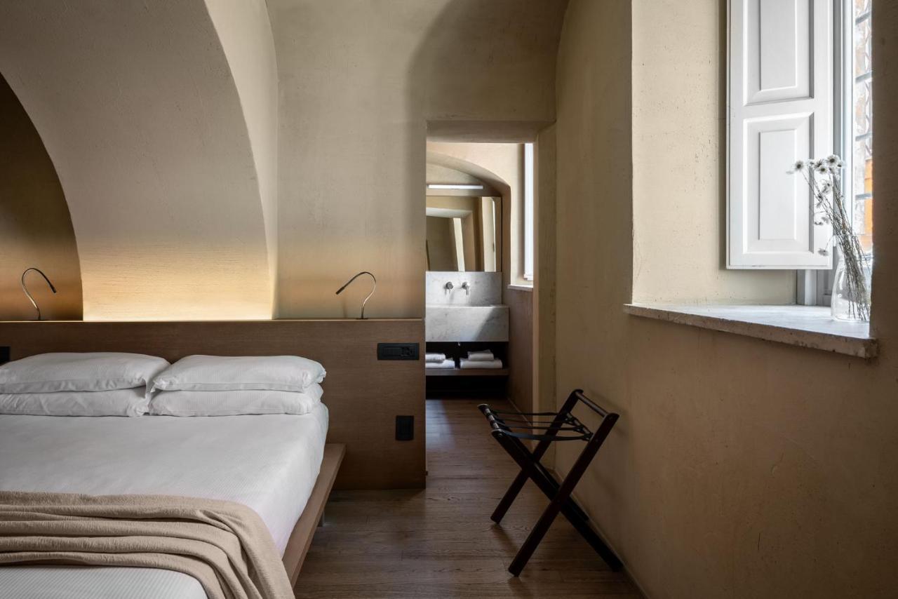 Hotel Dei Barbieri Rome