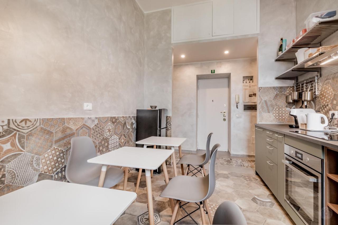 House Piramide Guest house *