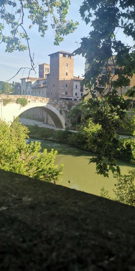 Tiberina - Trastevere Appartement *