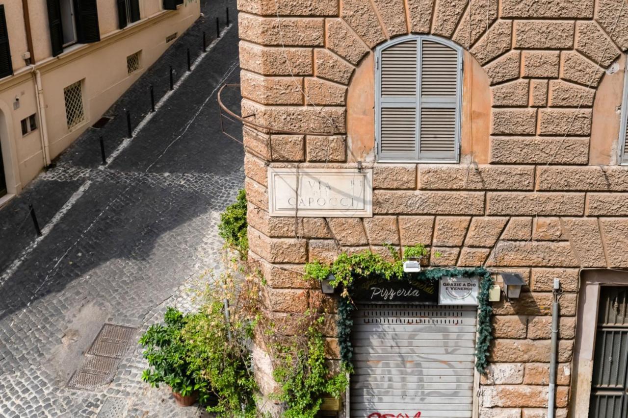 Living Colosseum Apartment