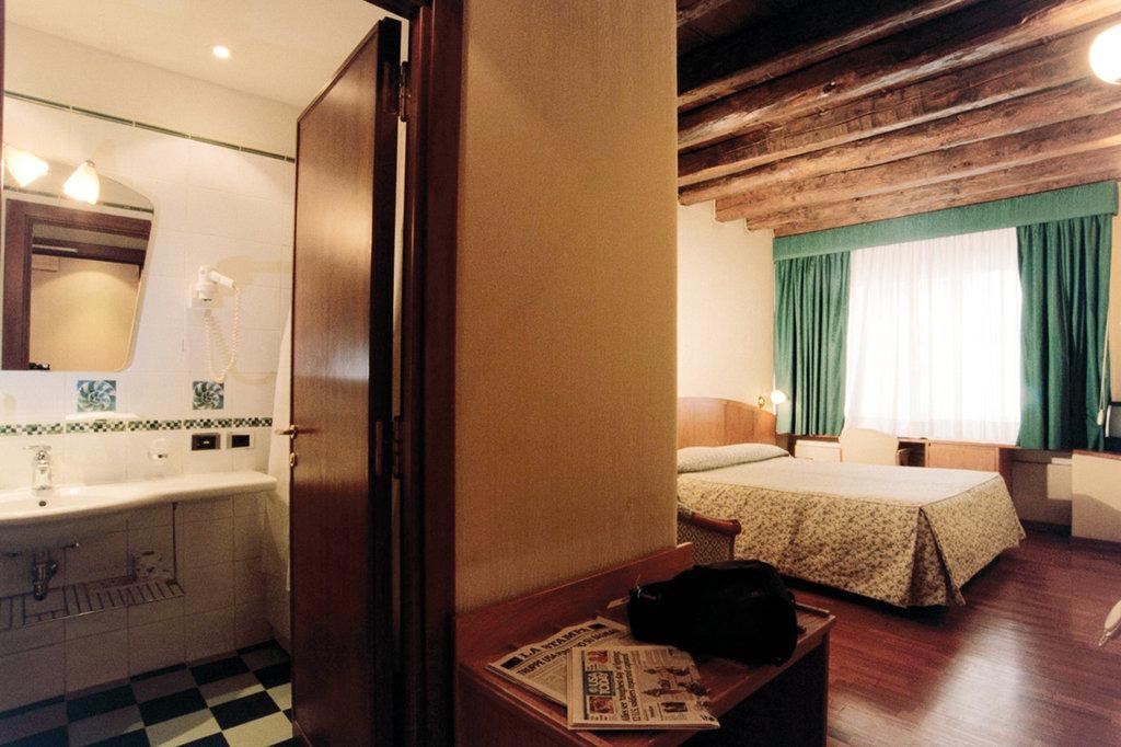 Corot Hotel Roma