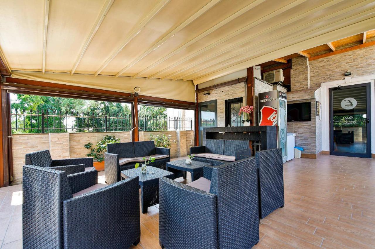 E-room 42 Guest house