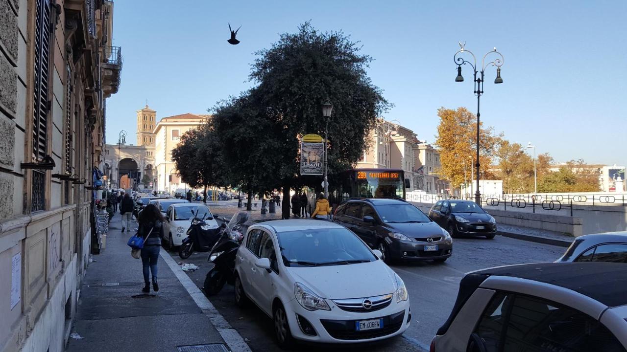Piazza Della Rovere Rome
