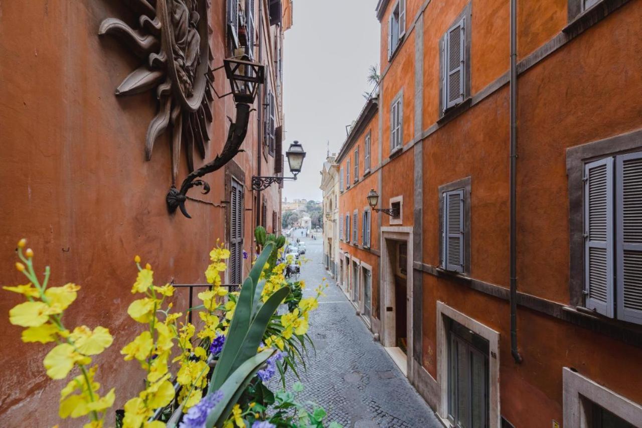 Campo Dei Fiori Charming Appartement