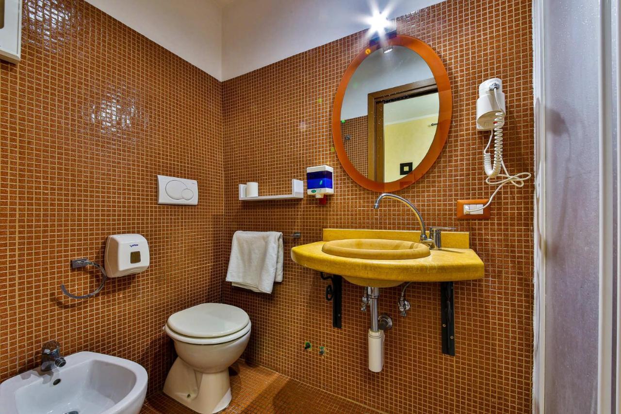E-room 42 Guest house