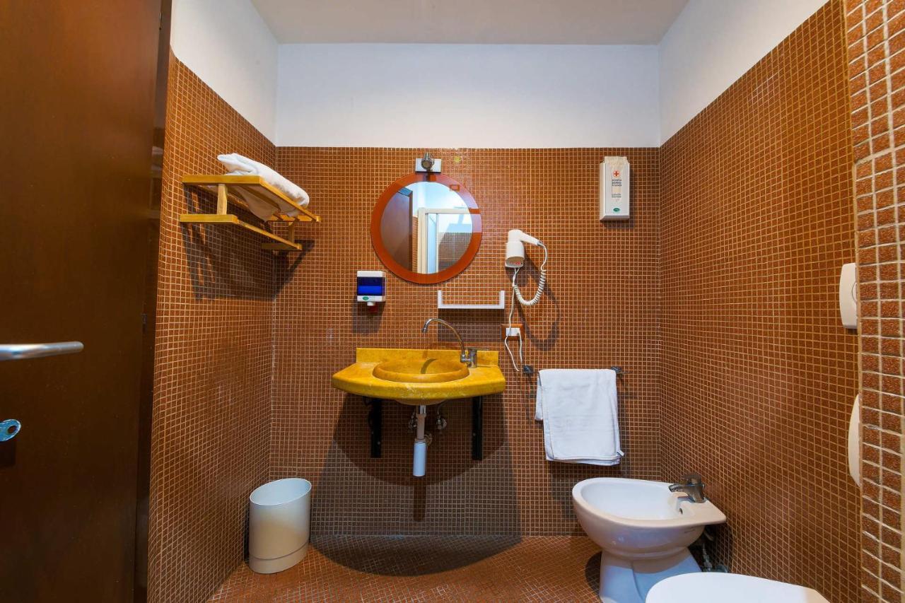 E-room 42 Guest house *