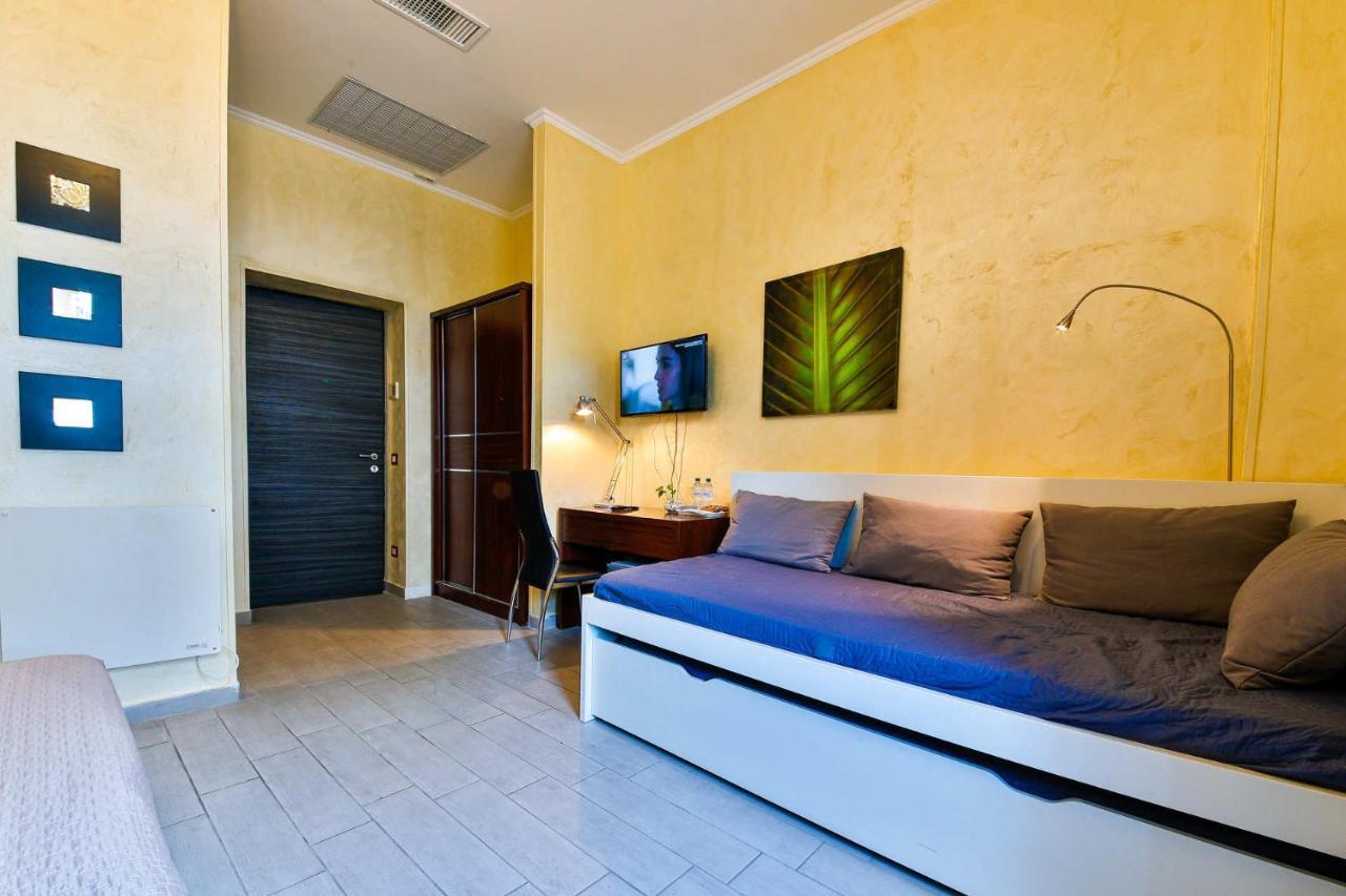 E-room 42 Guest house