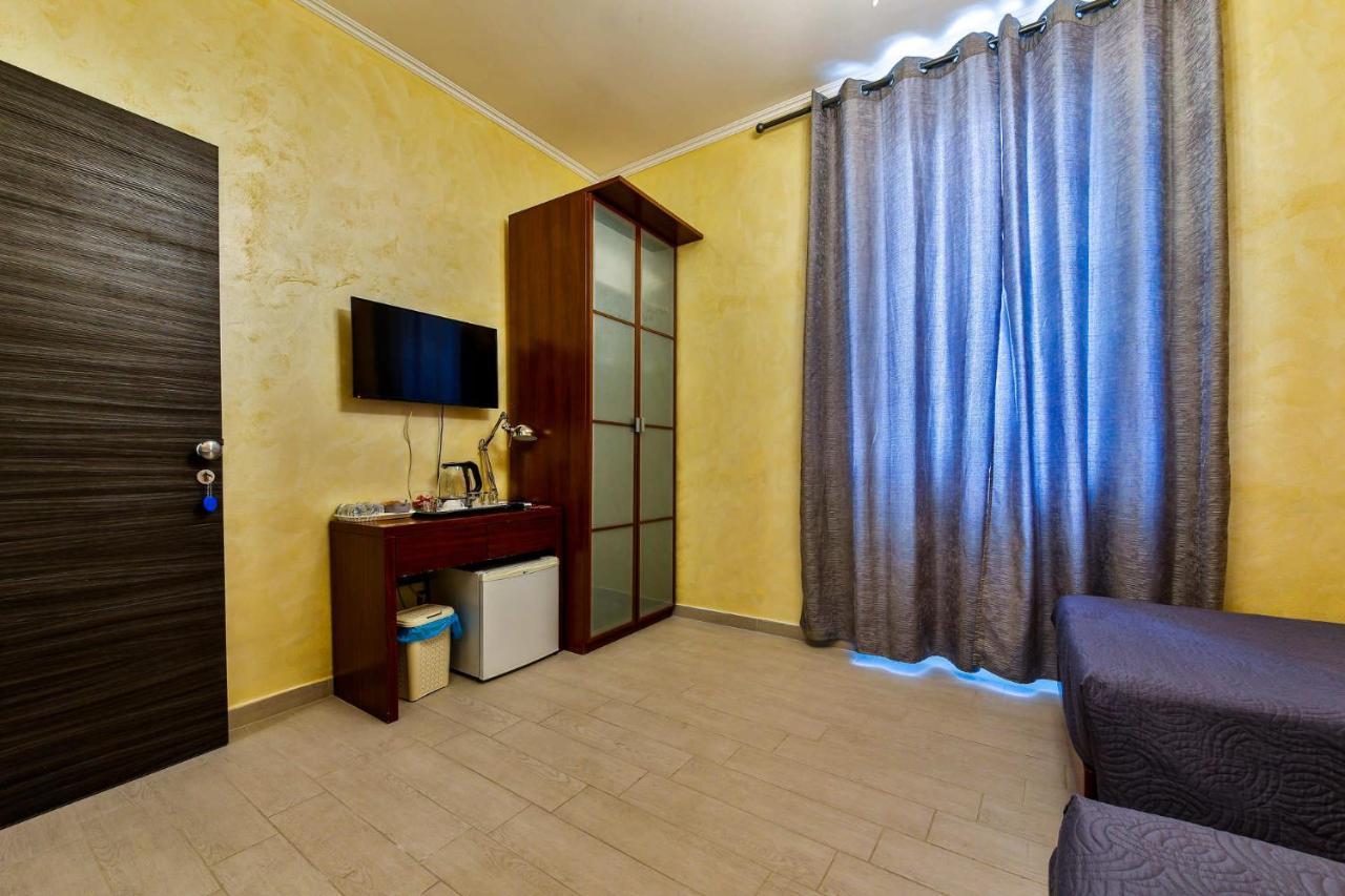 E-room 42 * Rome
