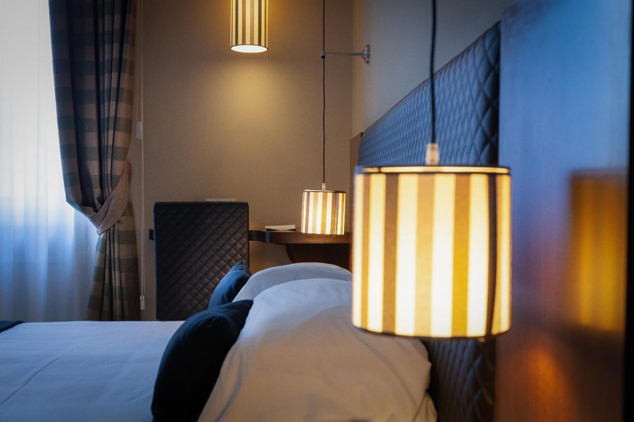 Th - Carpegna Palace Hotel 4*