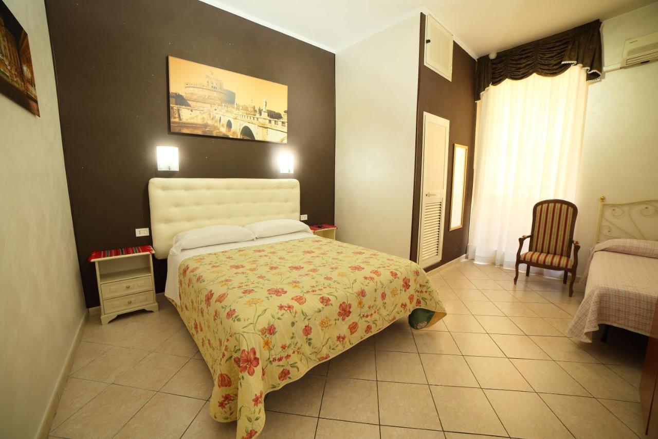 Giugiu Hotel *