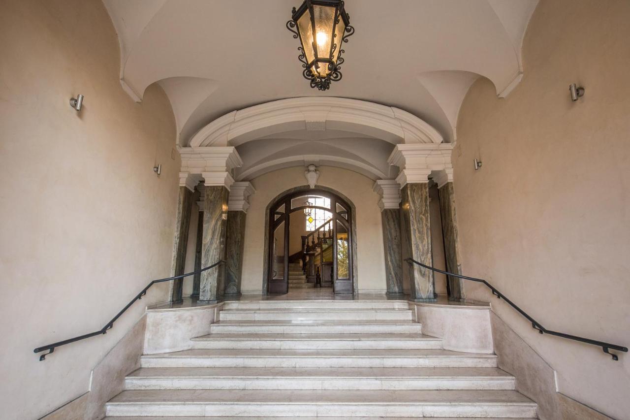 Appartement Palazzo Marescalchi Belli, Vicino Piazza Di Spagna *