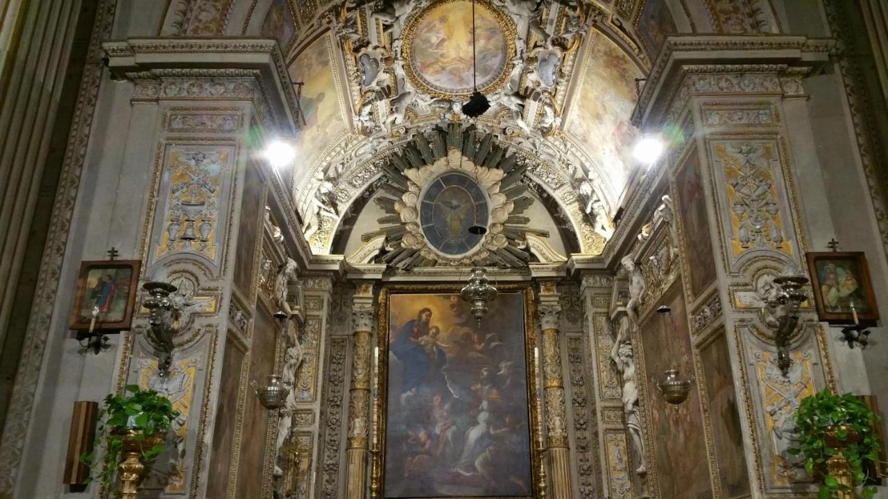 Palazzo Marescalchi Belli, Vicino Piazza Di Spagna