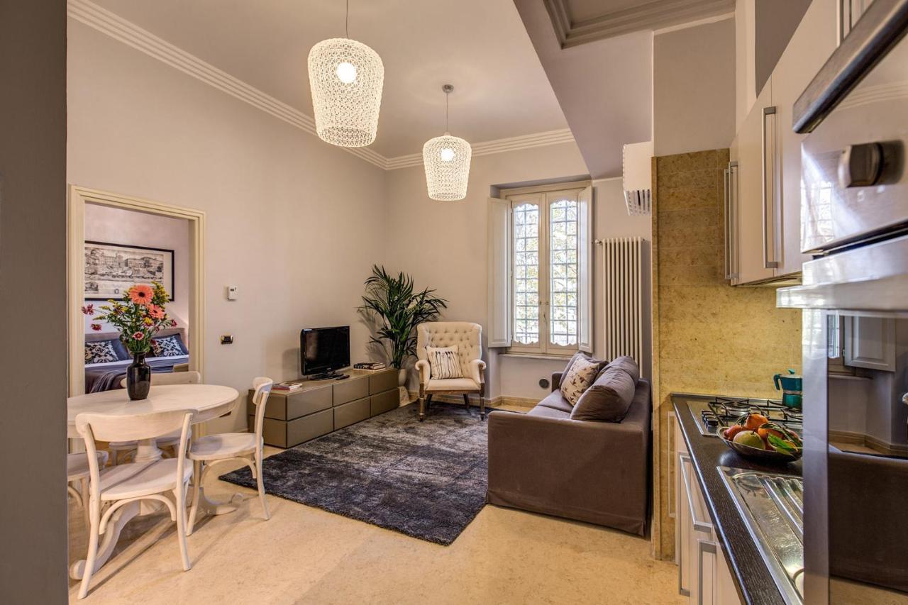 Palazzo Marescalchi Belli, Vicino Piazza Di Spagna Appartement