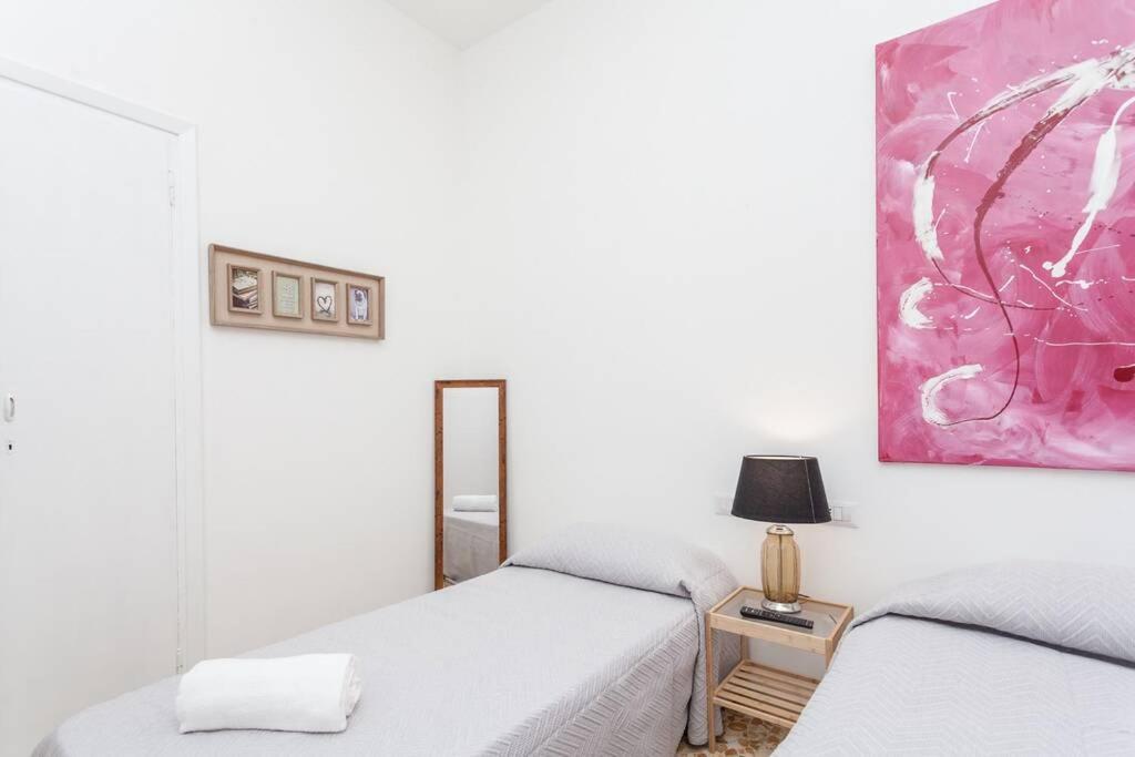 Large In Center, Termini Area Apartment *