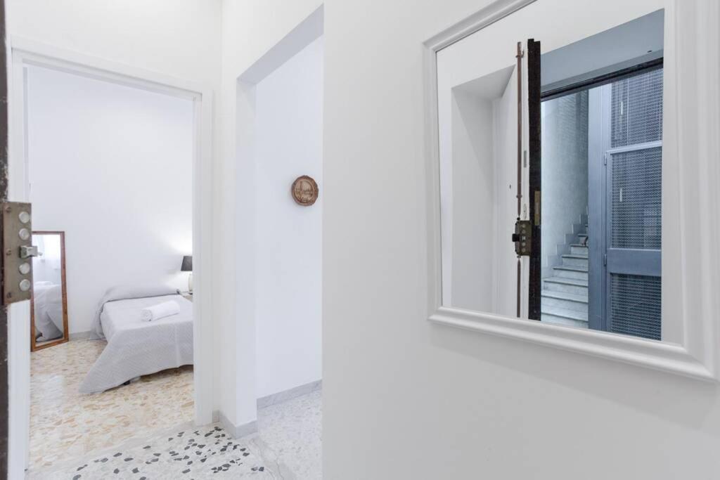 Large In Center, Termini Area Apartment *