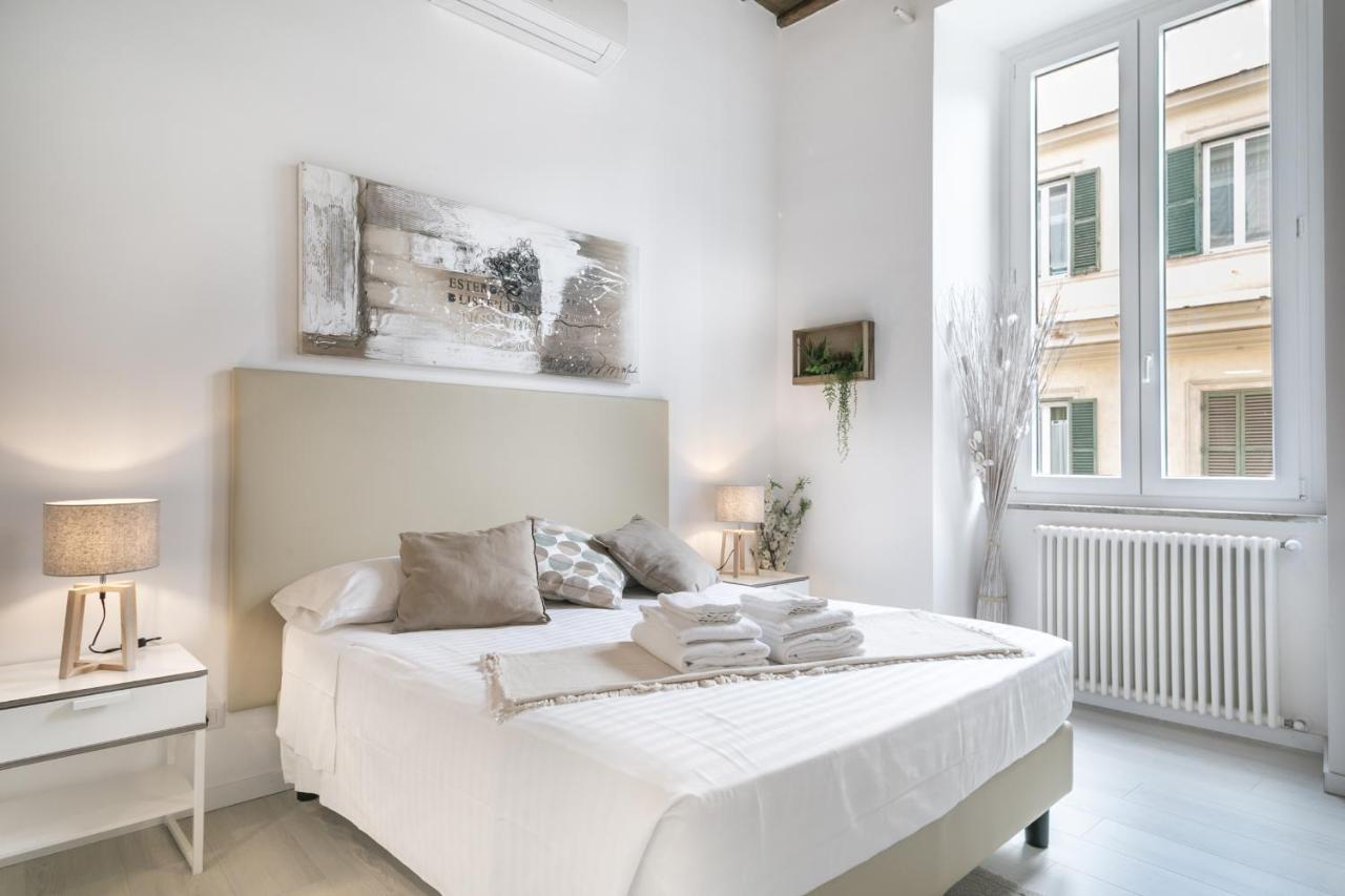 Apartment White Ostilia Rome