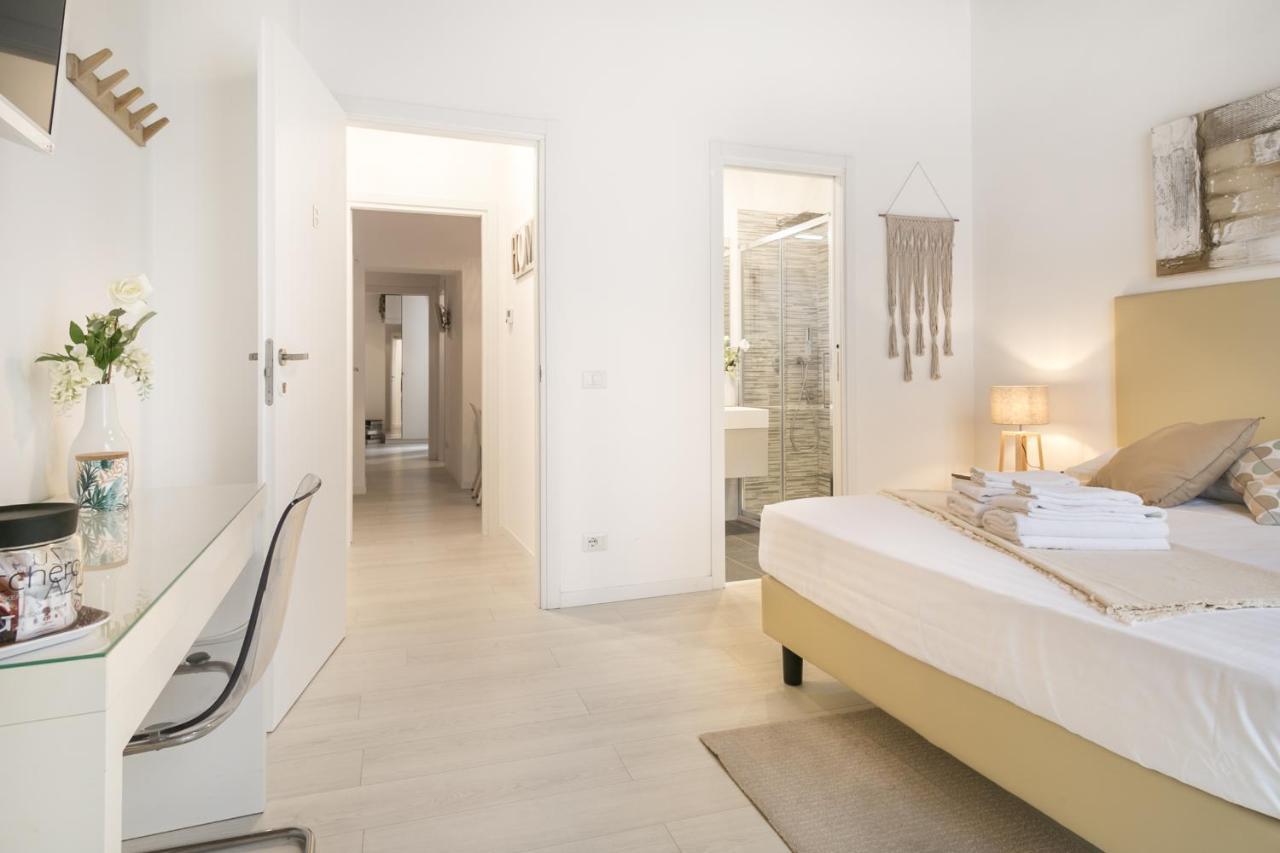 White Ostilia Apartment *