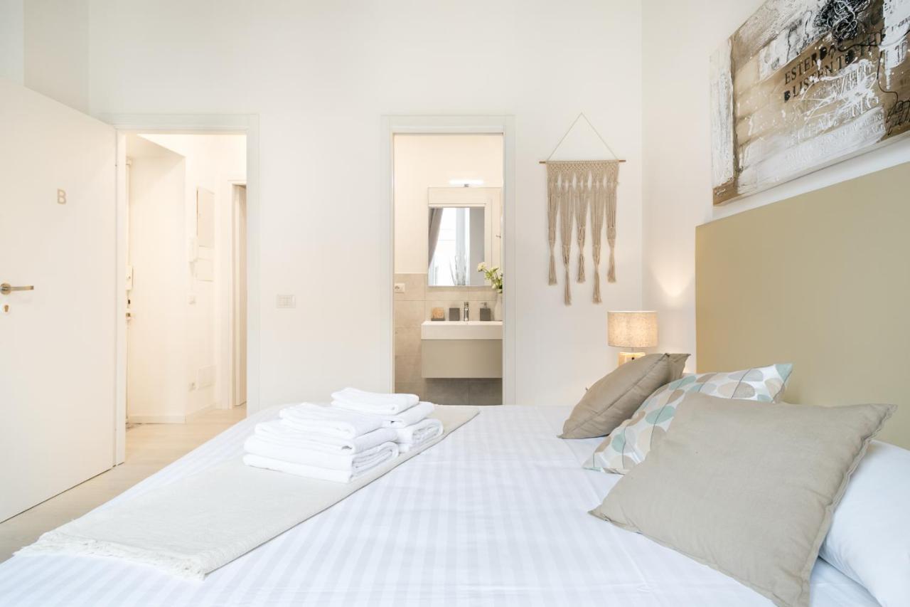 Apartment White Ostilia Rome