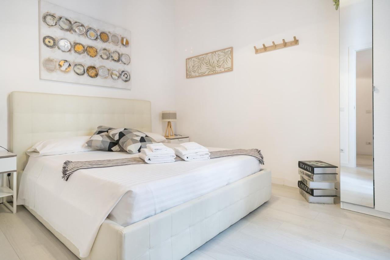 Apartment White Ostilia Rome