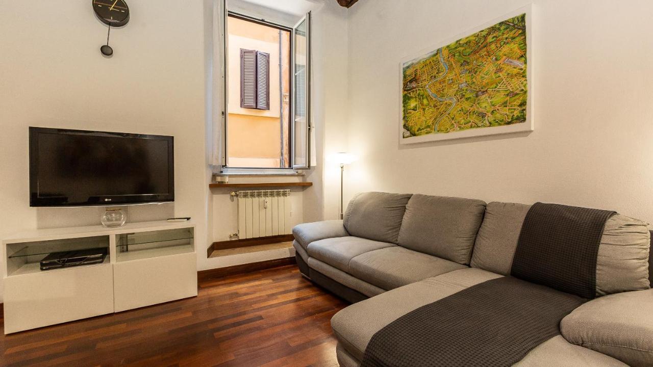 Cartari In Apartment *