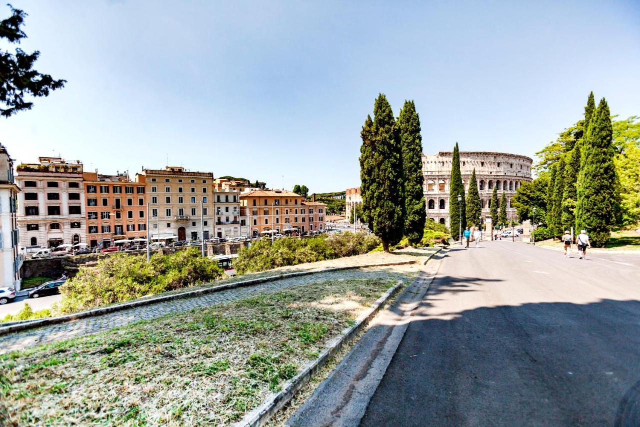 Stop Colosseo Rome
