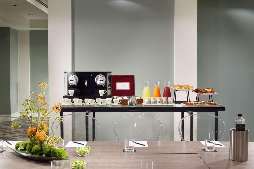 Leon's Place In Hotel 4*
